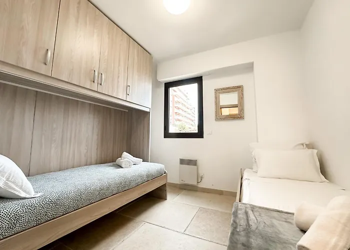 Luxurious 3 Rooms, Pool, Bnbrickeys